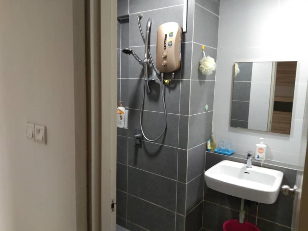 Pintarman Family Suites @ Miri Times Square Esterno foto